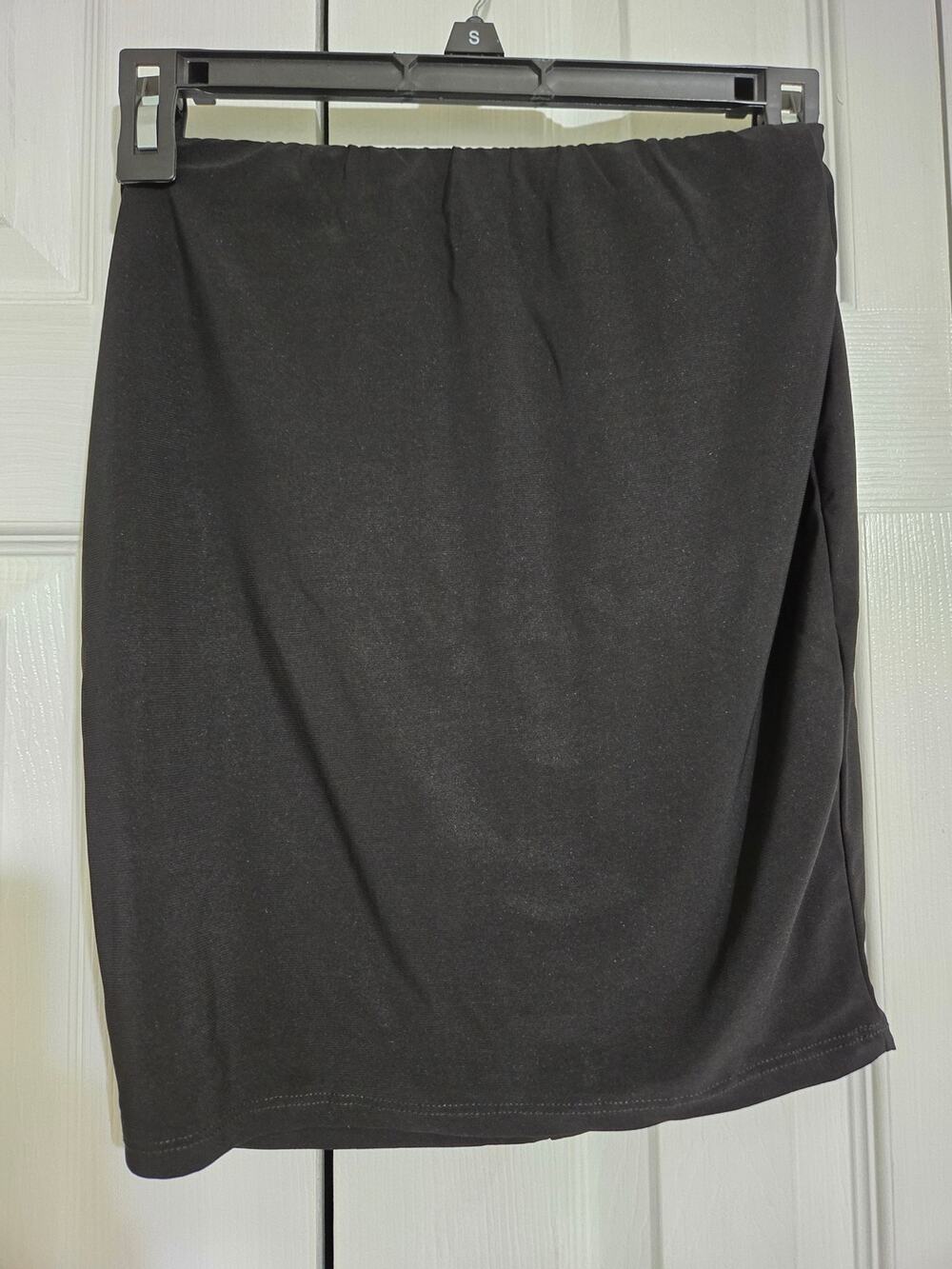 Fashion nova small women's black mini skirt